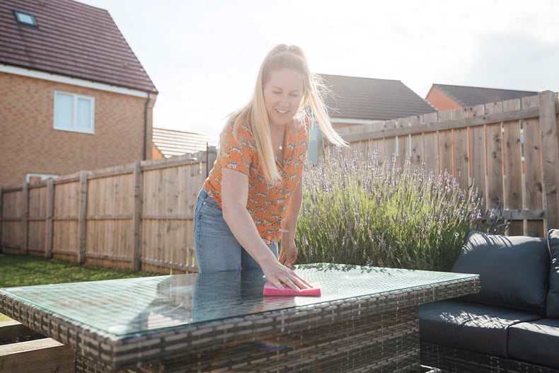 Cleaning Outdoor Dining Table