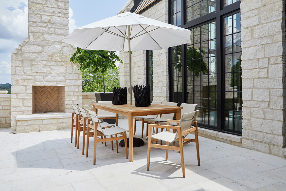 Modern Outdoor Dining Set WIth Umbrella