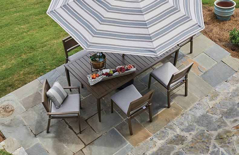 Outdoor Patio Umbrella Dining Table