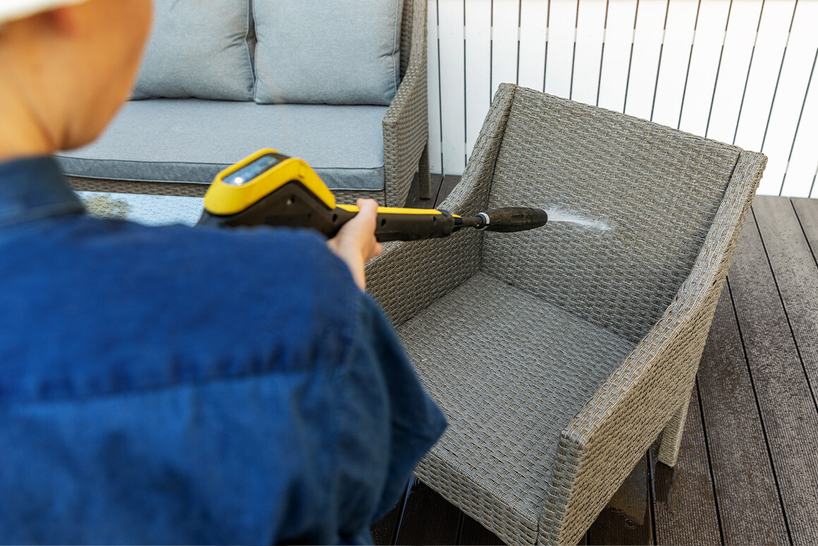 Pressure Washing Outdoor Resin Furniture