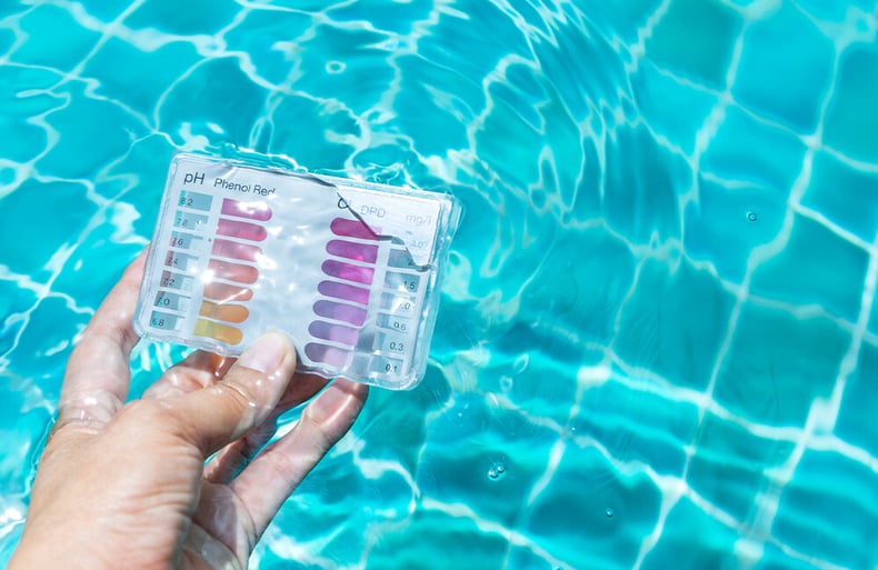 Testing Swimming Pool Water