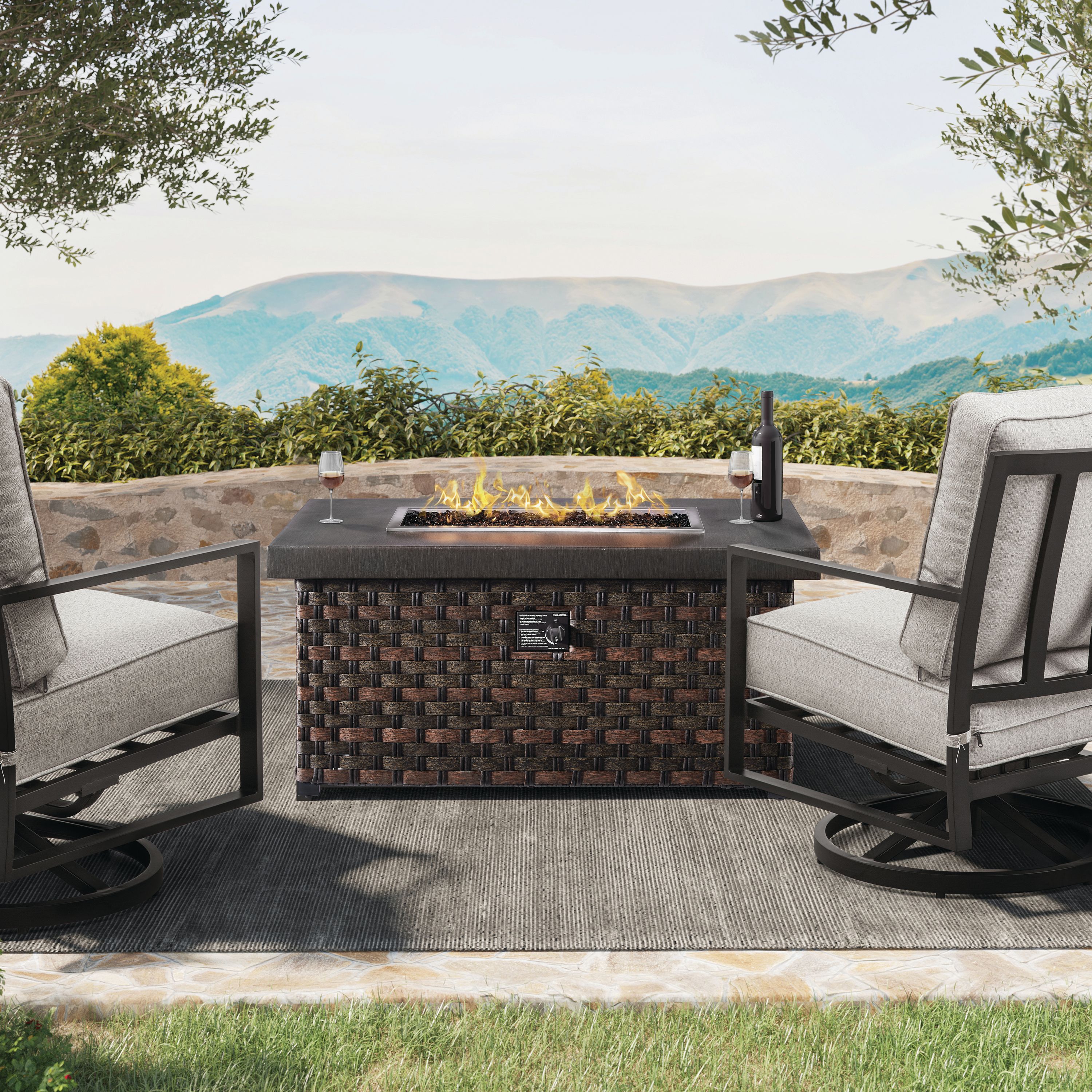 Top 5 Ways to Extend Your Outdoor Living Season